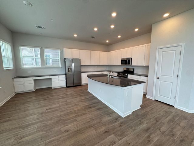 3000 Chisholm Trail RD 103, Round Rock, TX 78681