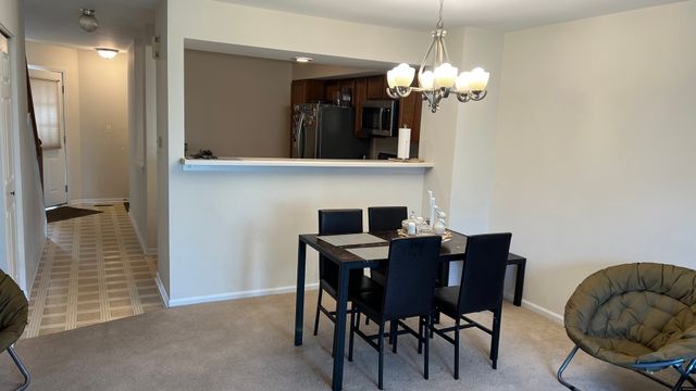 1788 GROVE Avenue, Schaumburg, IL 60193