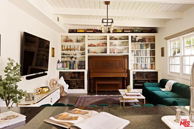 2706 Malcolm Avenue, Los Angeles, CA 90064