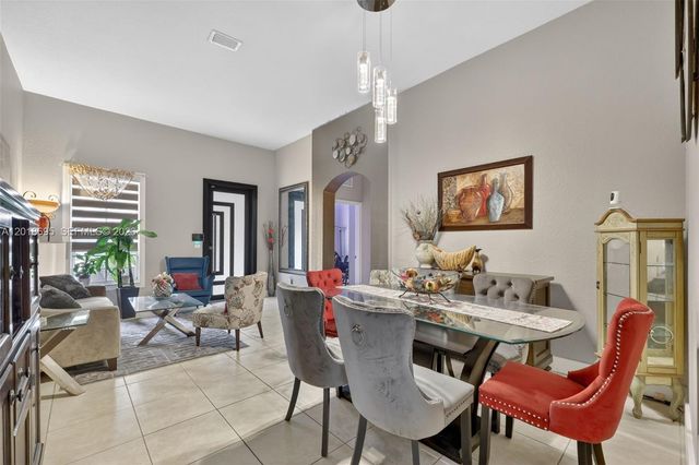 3985 NE 15th St, Homestead, FL 33033