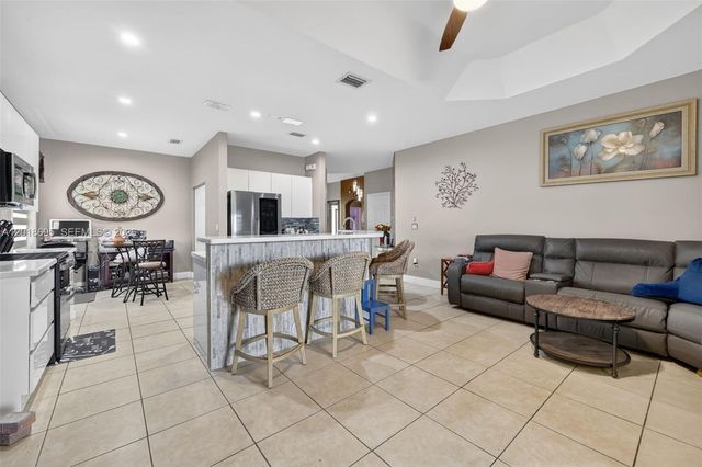 3985 NE 15th St, Homestead, FL 33033