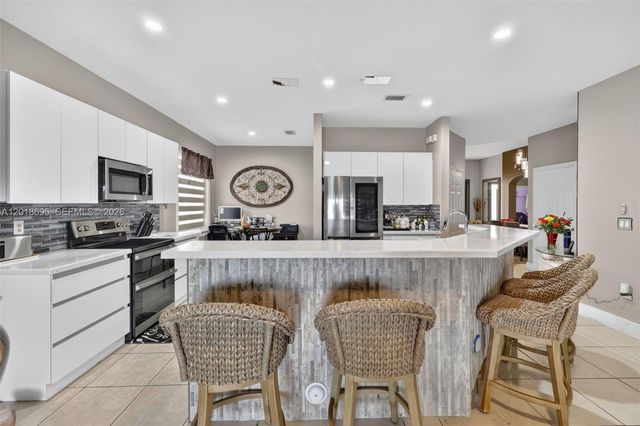 3985 NE 15th St, Homestead, FL 33033