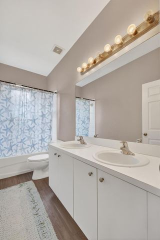 3985 NE 15th St, Homestead, FL 33033