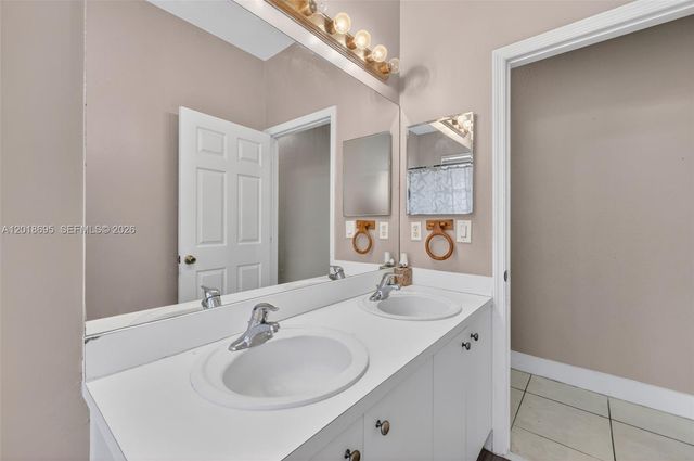 3985 NE 15th St, Homestead, FL 33033