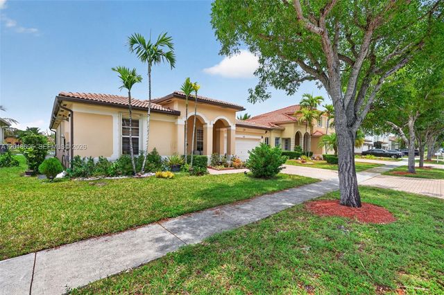 3985 NE 15th St, Homestead, FL 33033