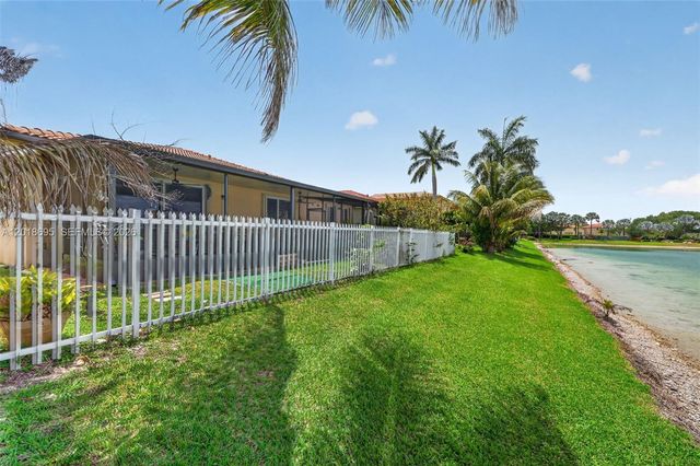 3985 NE 15th St, Homestead, FL 33033