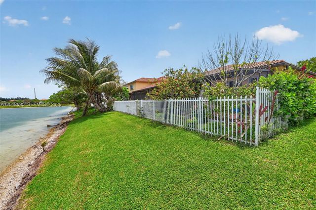 3985 NE 15th St, Homestead, FL 33033