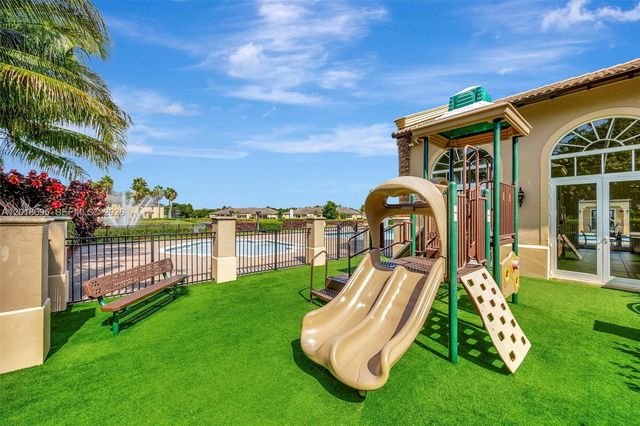 3985 NE 15th St, Homestead, FL 33033