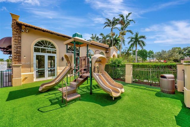 3985 NE 15th St, Homestead, FL 33033