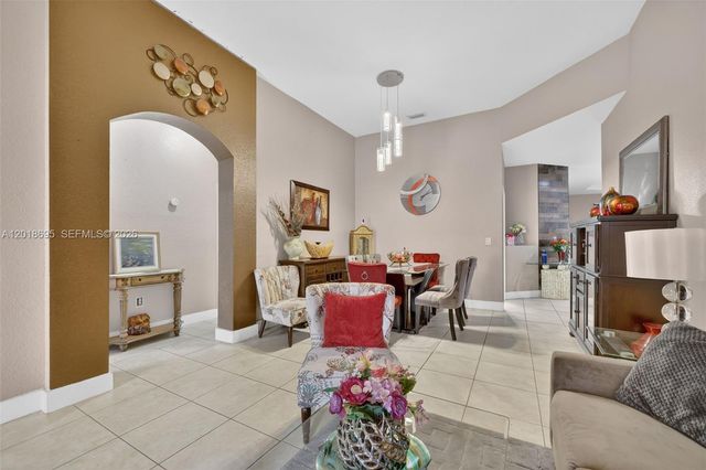 3985 NE 15th St, Homestead, FL 33033