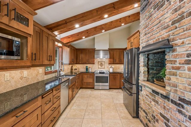 6521 Leesborough Avenue, Eden Prairie, MN 55346