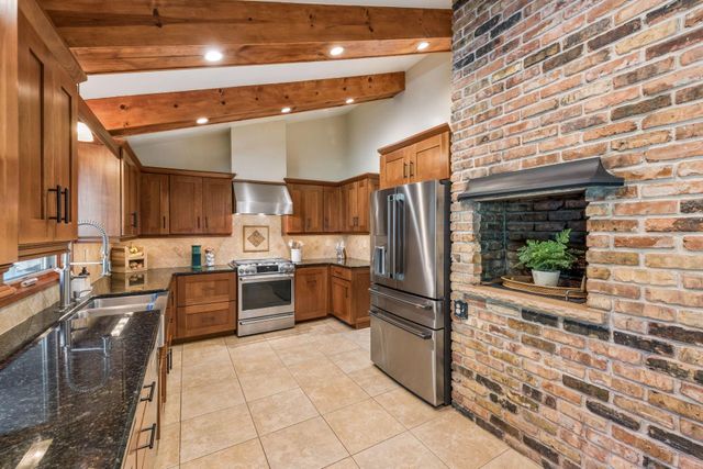 6521 Leesborough Avenue, Eden Prairie, MN 55346
