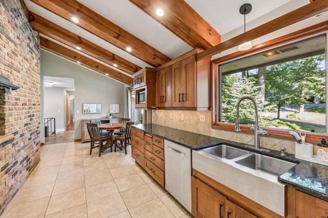 6521 Leesborough Avenue, Eden Prairie, MN 55346