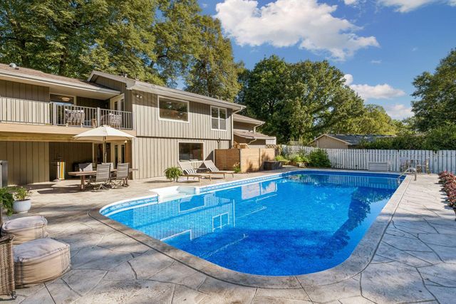 6521 Leesborough Avenue, Eden Prairie, MN 55346