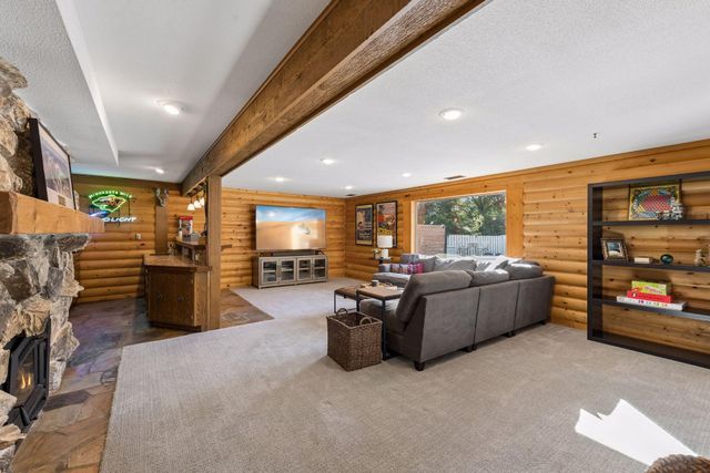 6521 Leesborough Avenue, Eden Prairie, MN 55346