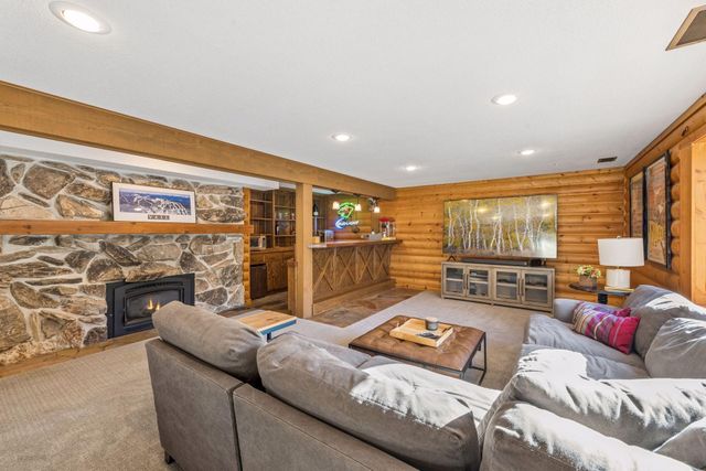 6521 Leesborough Avenue, Eden Prairie, MN 55346
