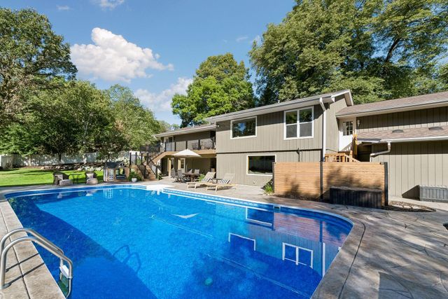 6521 Leesborough Avenue, Eden Prairie, MN 55346