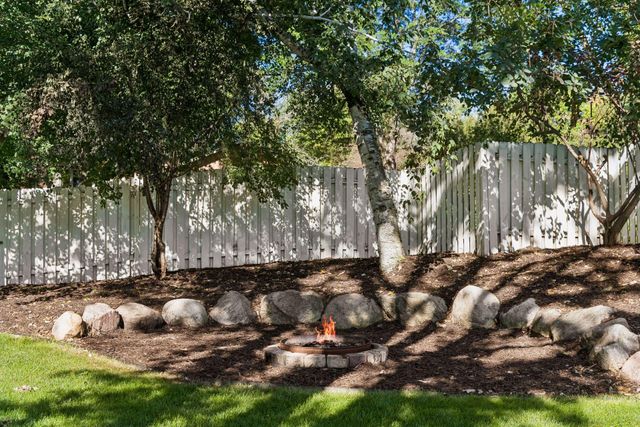 6521 Leesborough Avenue, Eden Prairie, MN 55346