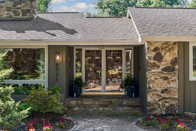 6521 Leesborough Avenue, Eden Prairie, MN 55346