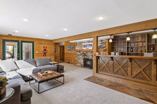 6521 Leesborough Avenue, Eden Prairie, MN 55346
