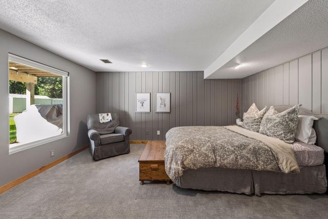6521 Leesborough Avenue, Eden Prairie, MN 55346