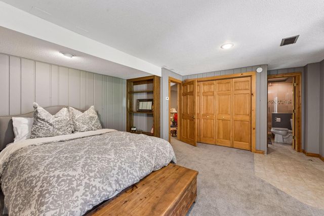 6521 Leesborough Avenue, Eden Prairie, MN 55346