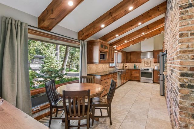 6521 Leesborough Avenue, Eden Prairie, MN 55346