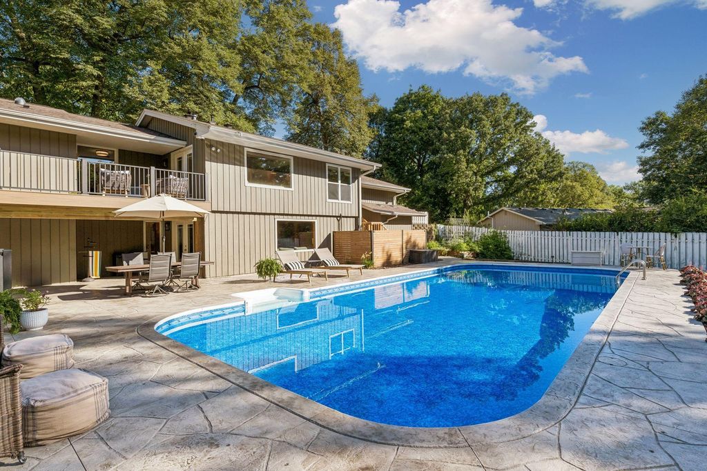 6521 Leesborough Avenue, Eden Prairie, MN 55346 — photo 2