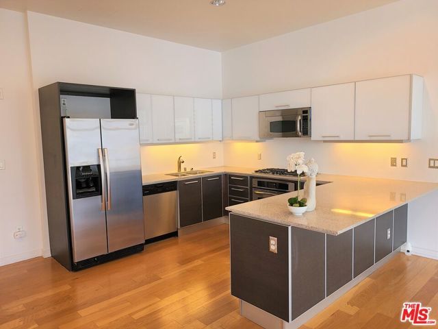 801 S Grand Avenue 1209, Los Angeles, CA 90017