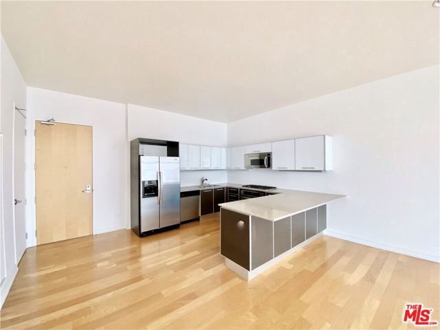 801 S Grand Avenue 1209, Los Angeles, CA 90017