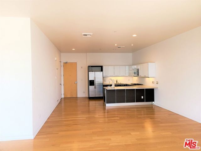 801 S Grand Avenue 1209, Los Angeles, CA 90017