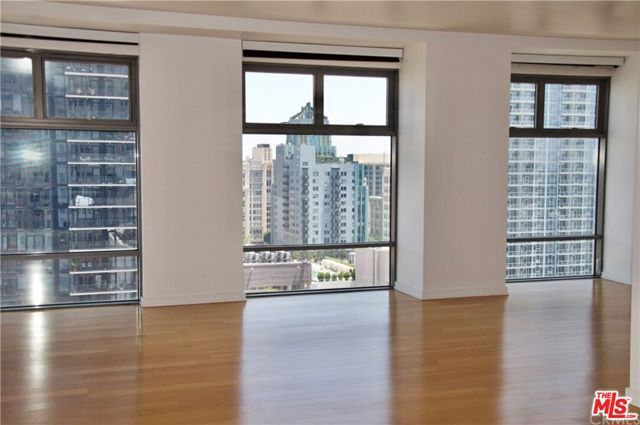 801 S Grand Avenue 1209, Los Angeles, CA 90017