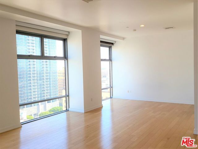 801 S Grand Avenue 1209, Los Angeles, CA 90017
