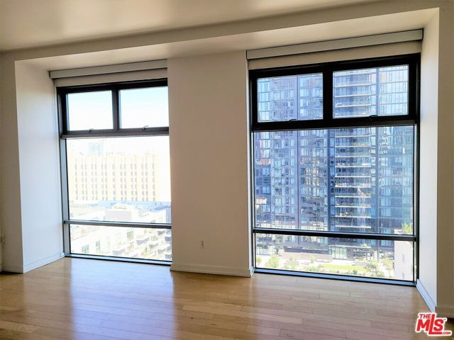 801 S Grand Avenue 1209, Los Angeles, CA 90017