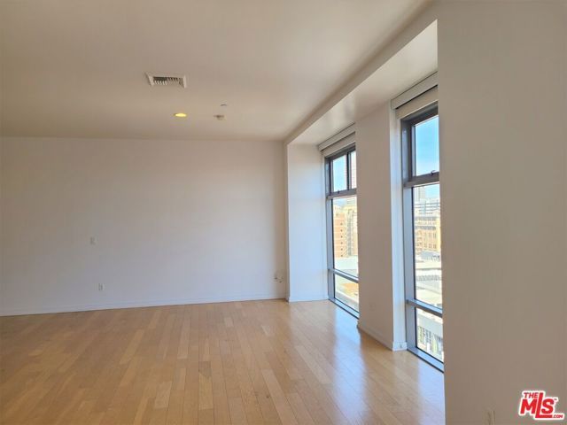 801 S Grand Avenue 1209, Los Angeles, CA 90017