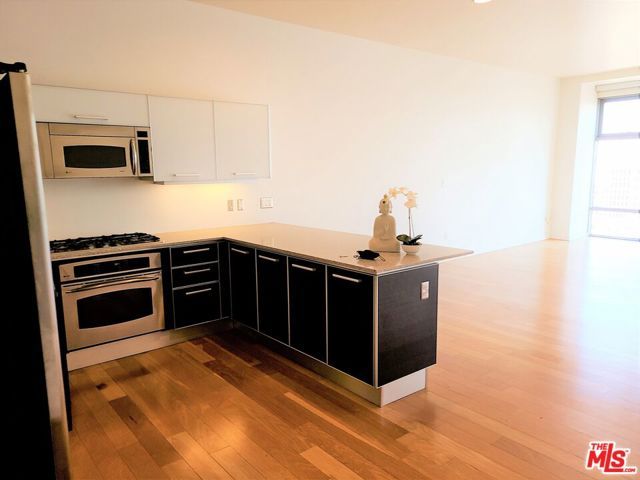 801 S Grand Avenue 1209, Los Angeles, CA 90017