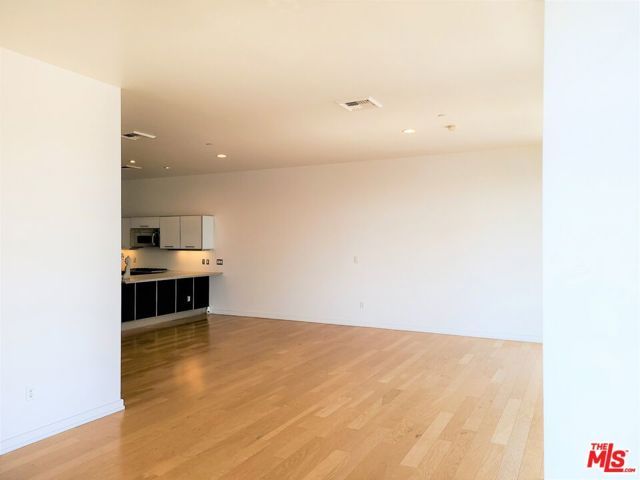 801 S Grand Avenue 1209, Los Angeles, CA 90017
