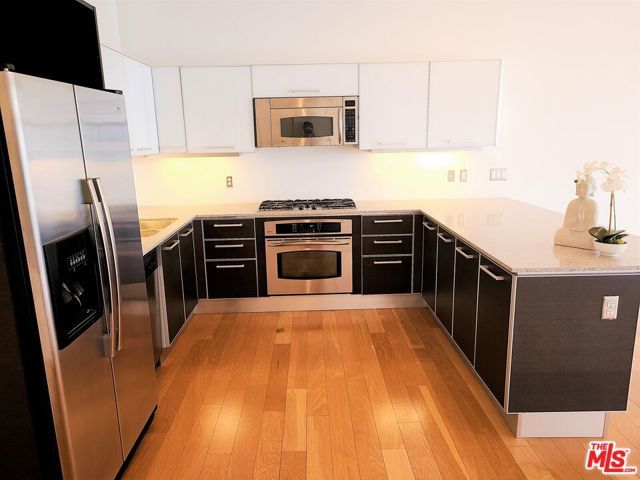 801 S Grand Avenue 1209, Los Angeles, CA 90017