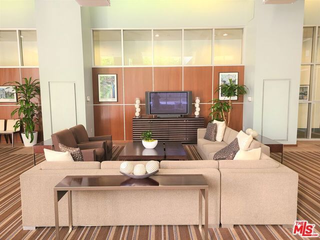 801 S Grand Avenue 1209, Los Angeles, CA 90017