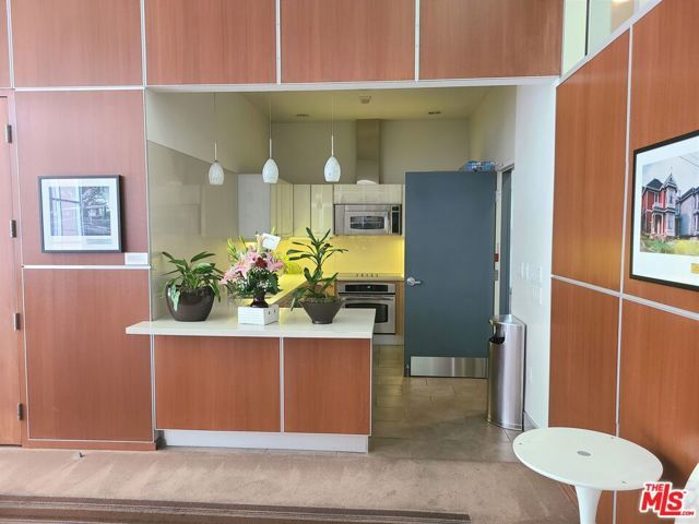801 S Grand Avenue 1209, Los Angeles, CA 90017
