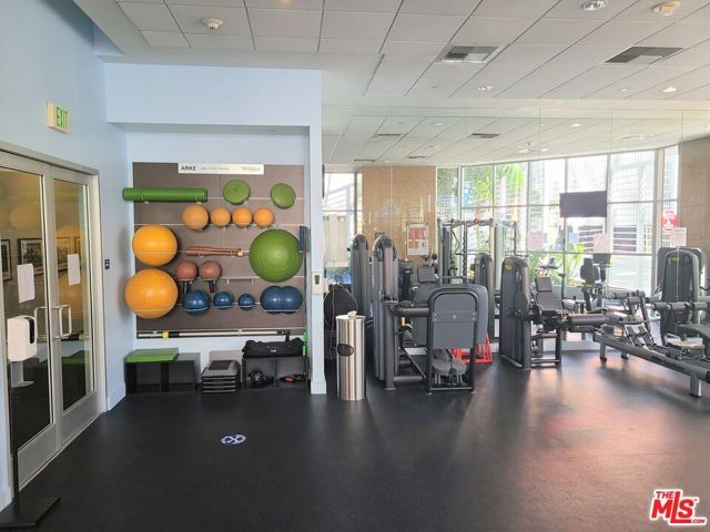 801 S Grand Avenue 1209, Los Angeles, CA 90017