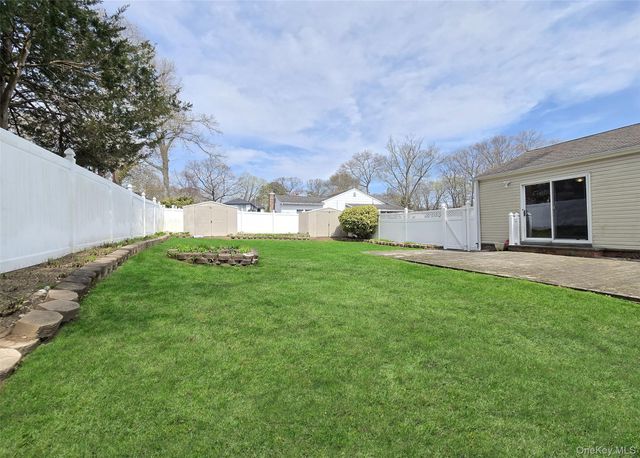 240 N 3rd Street, Ronkonkoma, NY 11779