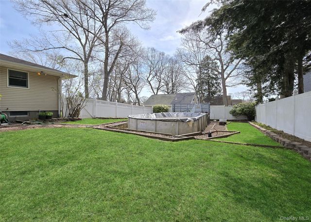 240 N 3rd Street, Ronkonkoma, NY 11779