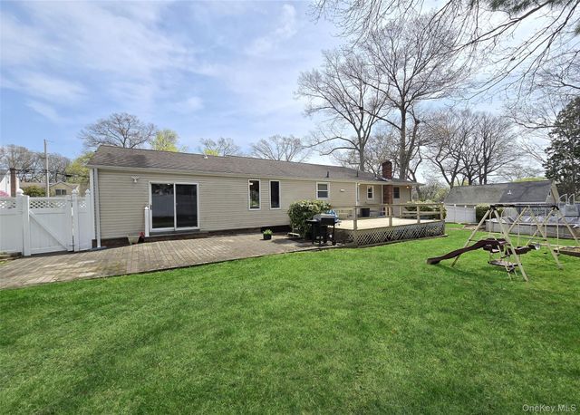 240 N 3rd Street, Ronkonkoma, NY 11779