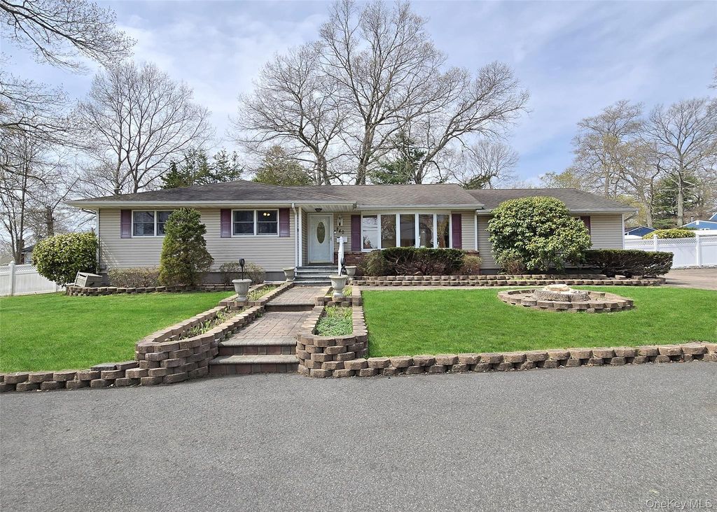 240 N 3rd Street, Ronkonkoma, NY 11779