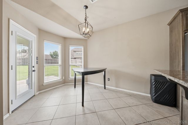 10104 N 142nd Avenue E, Owasso, OK 74055