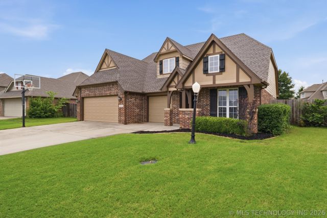 10104 N 142nd Avenue E, Owasso, OK 74055