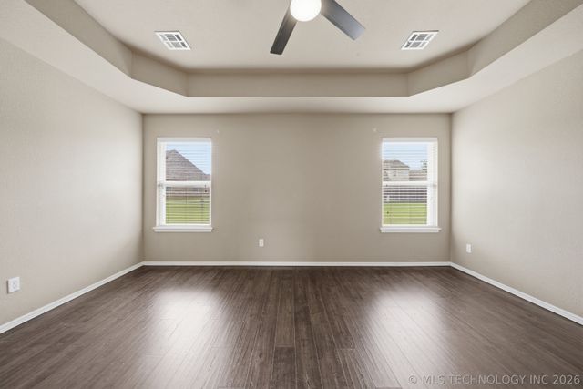 10104 N 142nd Avenue E, Owasso, OK 74055