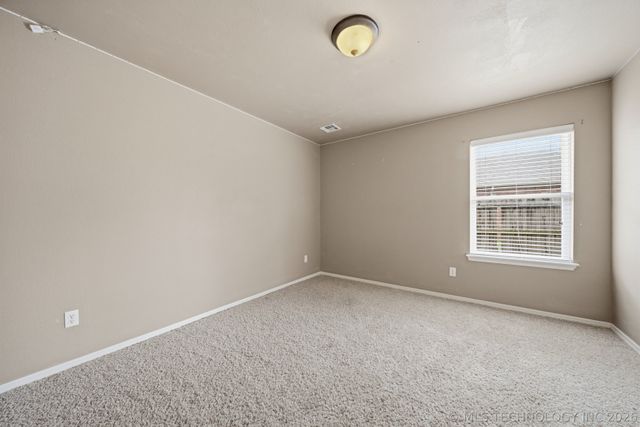 10104 N 142nd Avenue E, Owasso, OK 74055