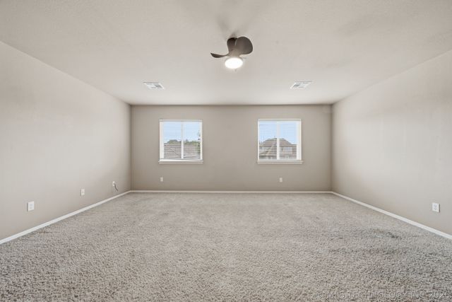 10104 N 142nd Avenue E, Owasso, OK 74055
